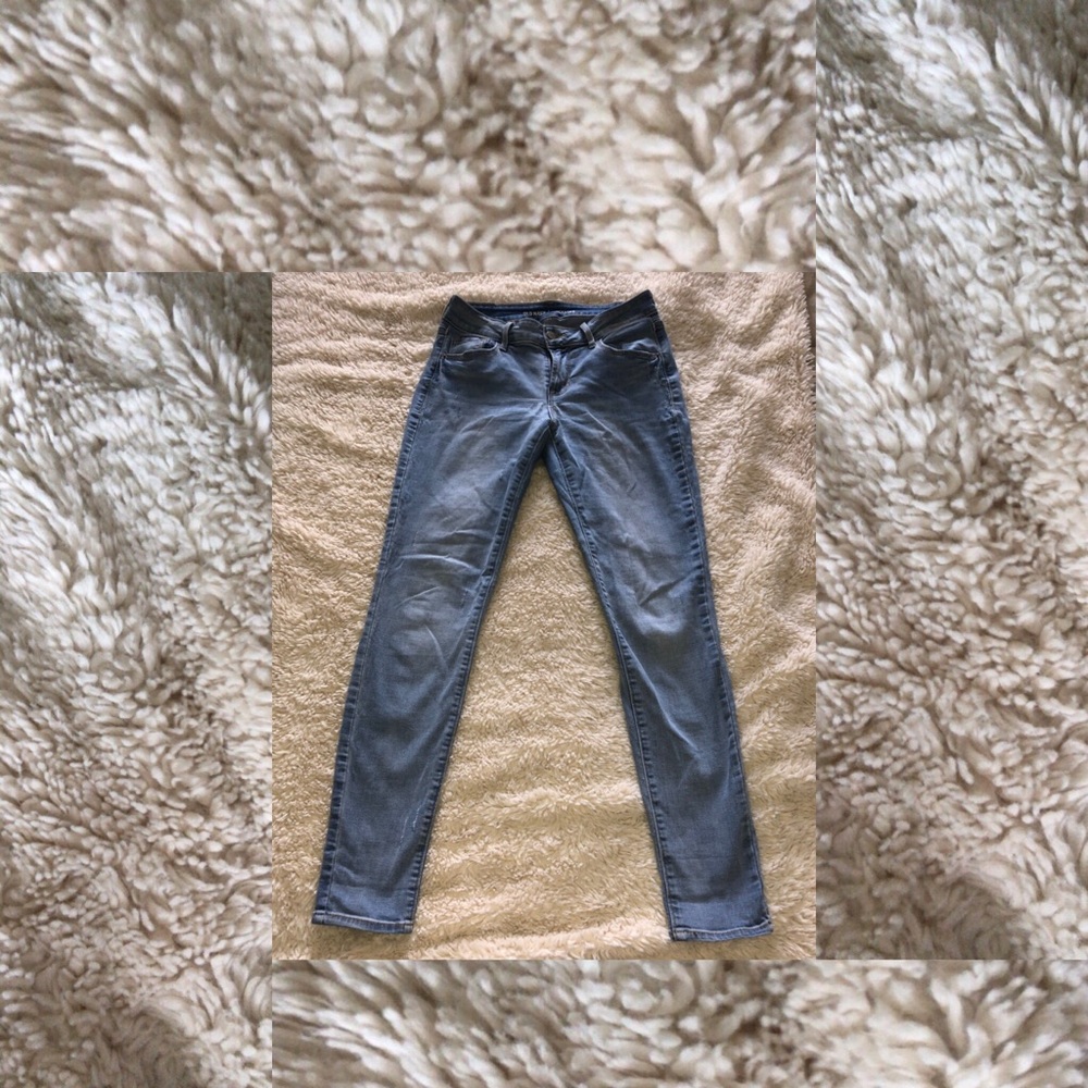 2 pairs of jeans